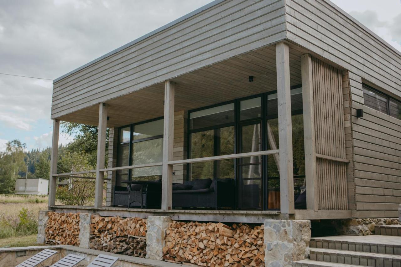 The Living Villa Татарив Екстериор снимка